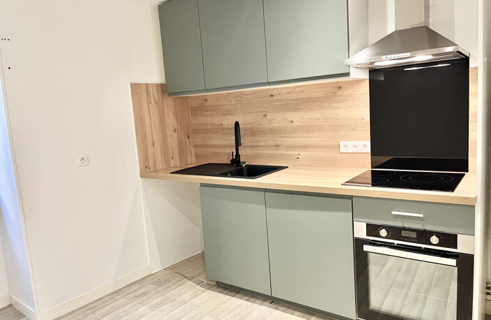 Type 2 - Très bon état - 49 M2 - Cuisine équipée - Centre-vi — photo 4