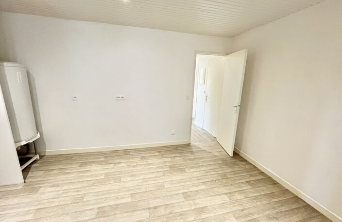 Type 2 - Très bon état - 49 M2 - Cuisine équipée - Centre-vi — photo 5