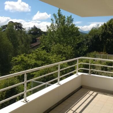 Appartement 3 pièces 993 €