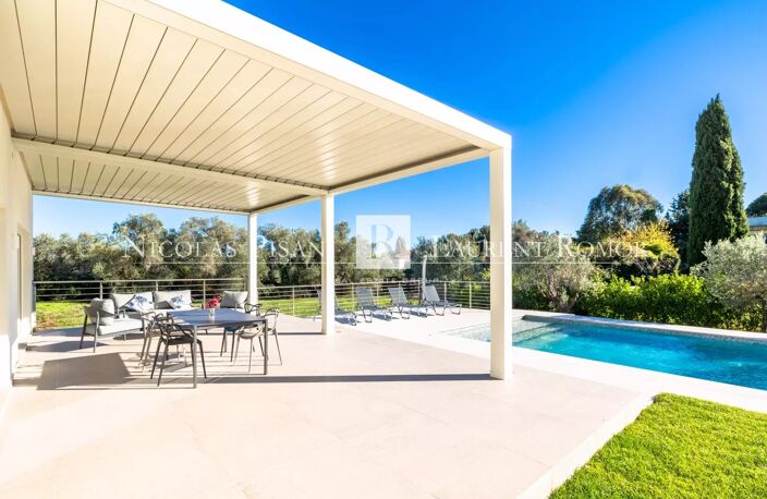EN VENTE VILLEFRANCHE -SUR-MER  Villa 4 pièces rénovée – 170 m² — photo 4