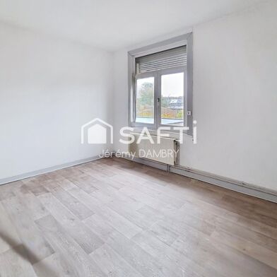 Maison 6 pièces 1100 €