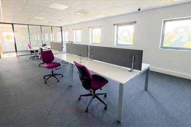 Bureau 3 pièces 274800 €