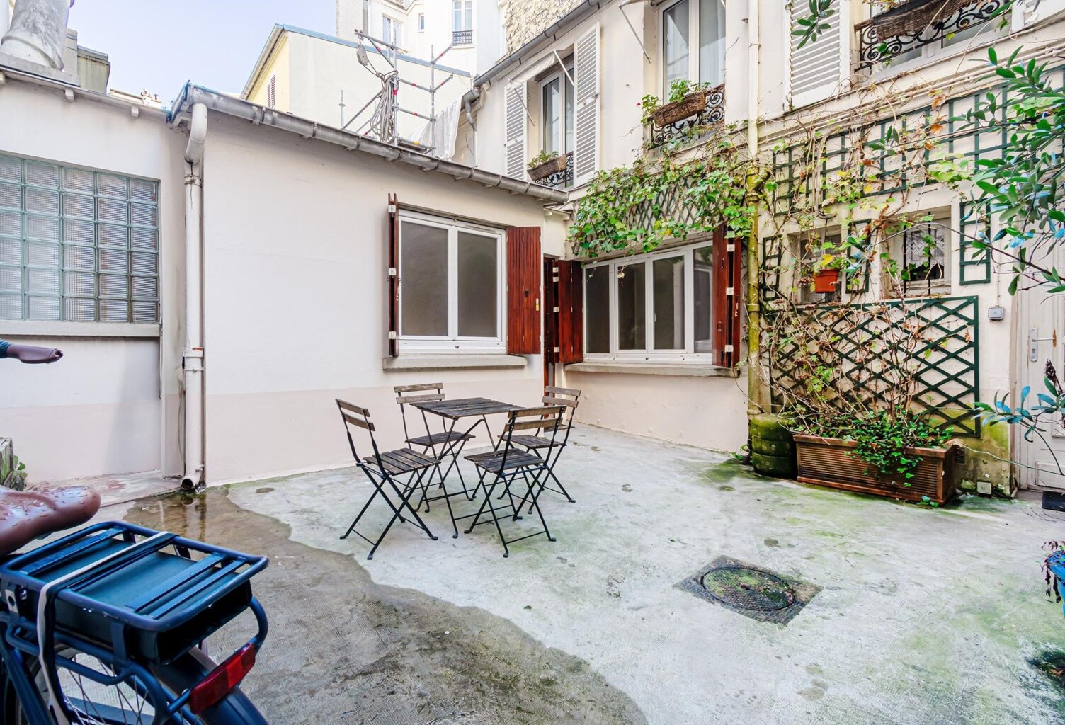 2 pièces en rez-de-cour calme et lumineux — photo 1