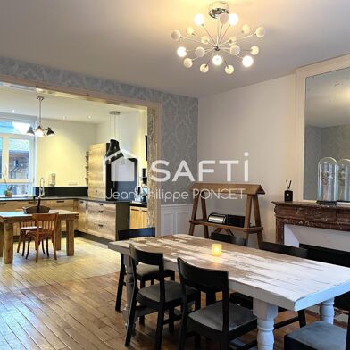 Maison 8 pièces 320400 €