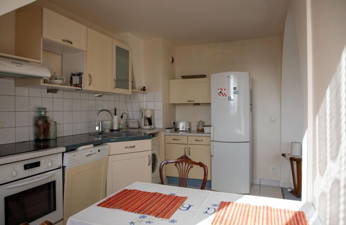 Exceptionnel F4  90 m2  parking et caves - DPE "D" - charges faibles — photo 3