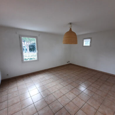 Appartement 3 pièces 1035 €