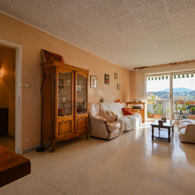 Appartement 4 pièces 212000 €