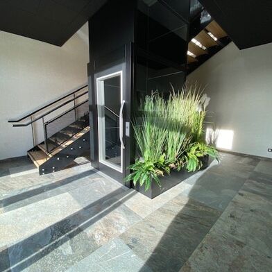 Commerce  297332 €