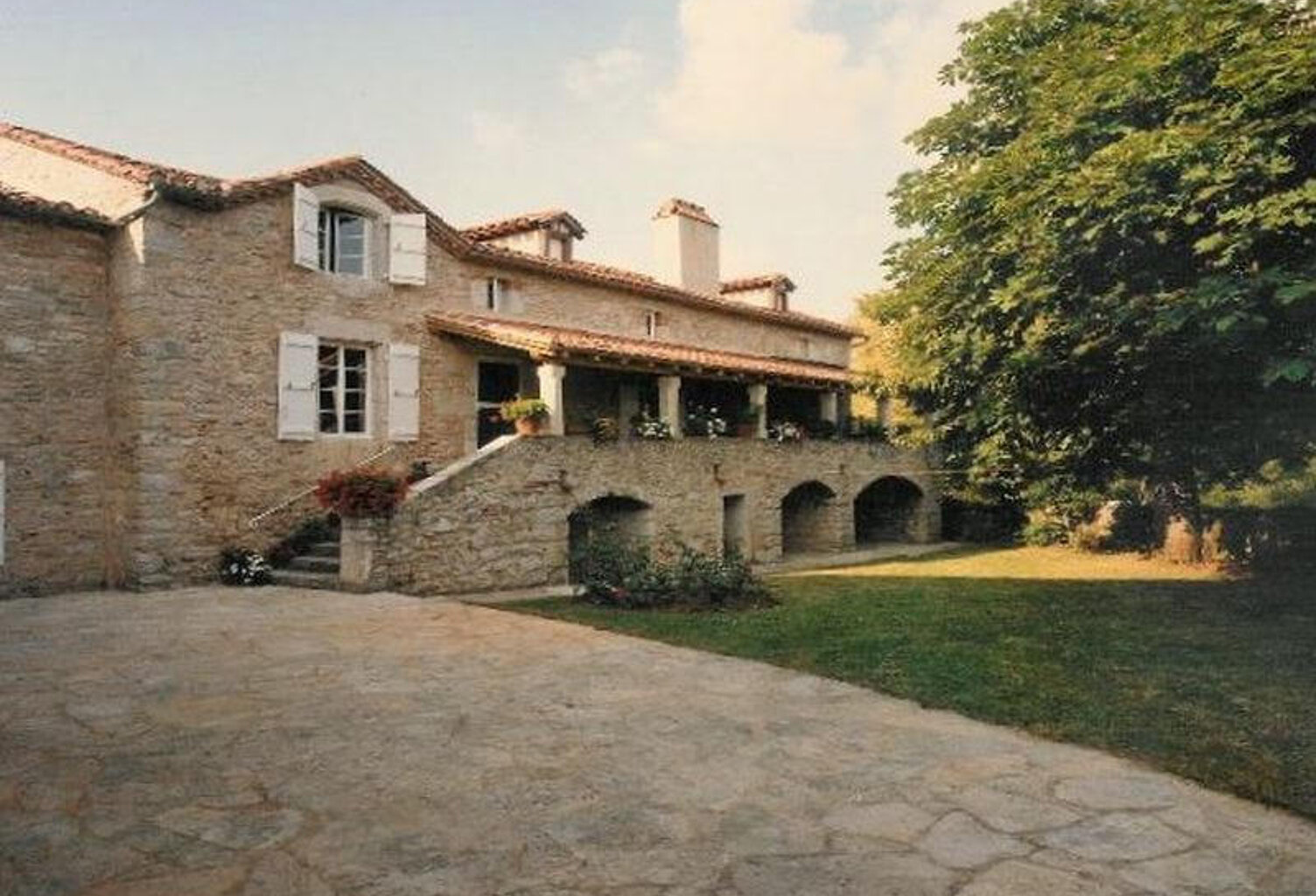 BELLE PROPRIETE EN PIERRE IDEAL GITE OU MAISON DE FAMILLE — photo 1