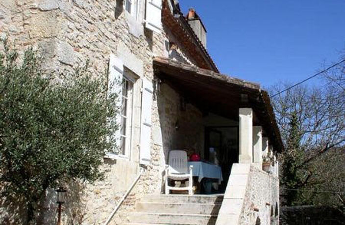 BELLE PROPRIETE EN PIERRE IDEAL GITE OU MAISON DE FAMILLE — photo 4