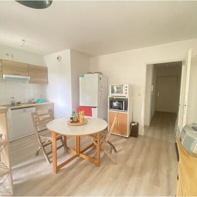 Appartement 3 pièces 903 €