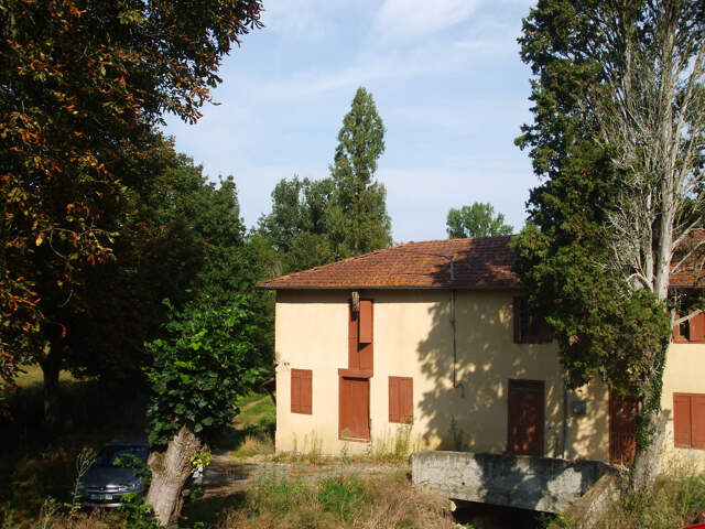 ancien moulin d'eau au calme avec 3ha un bien très rare — photo du bien