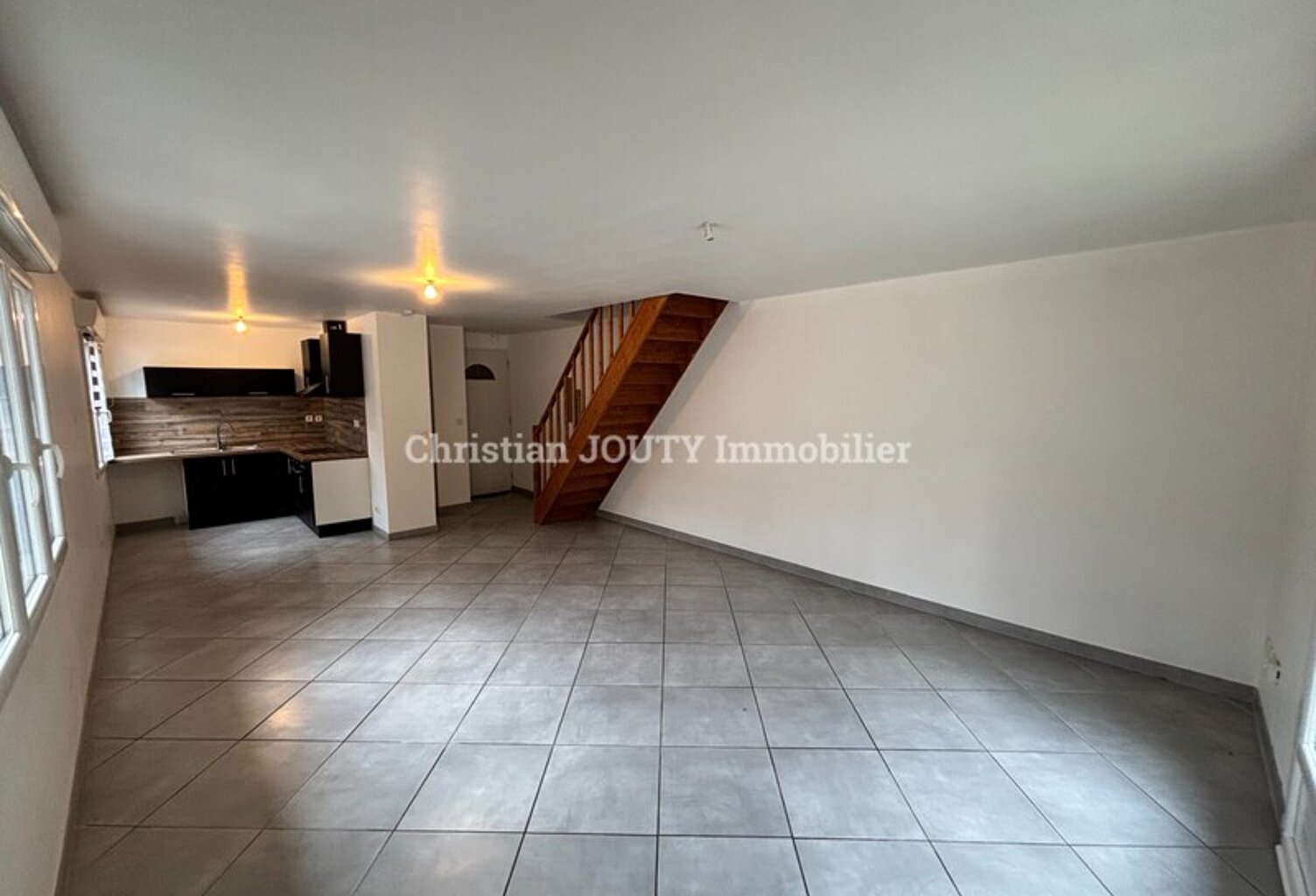 Duplex — photo 1