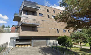 Garage   m² à louer à Bordeaux (33300)