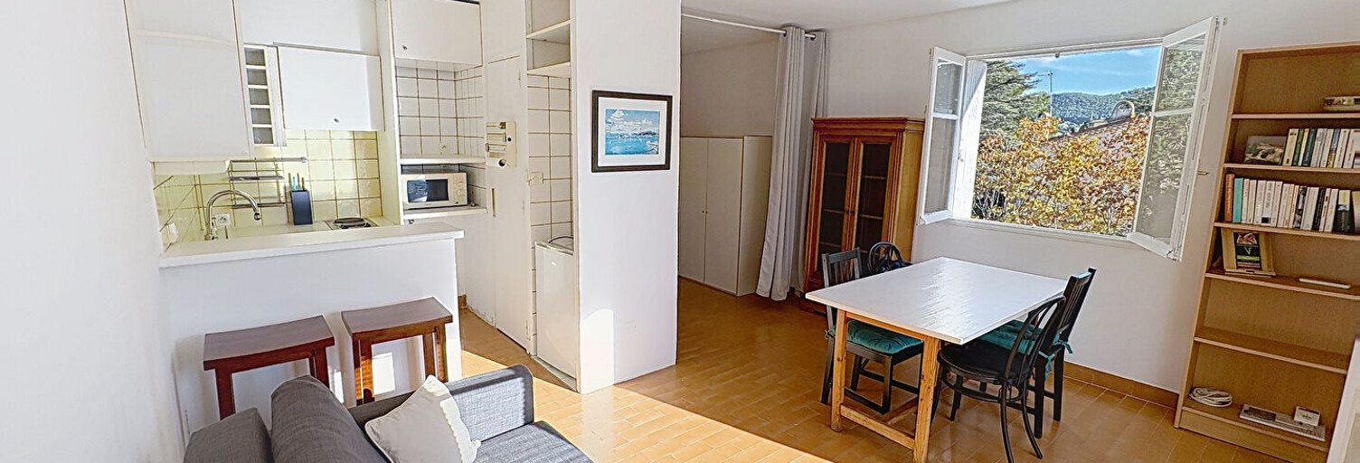 Appartement 1 Pièce 32 m² à vendre à Saint-Cyr-sur-Mer (83270)