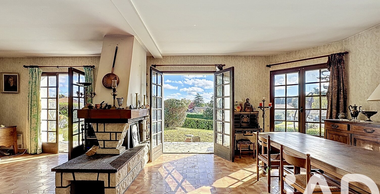 Vente Maison/villa 8 pièces — photo 1
