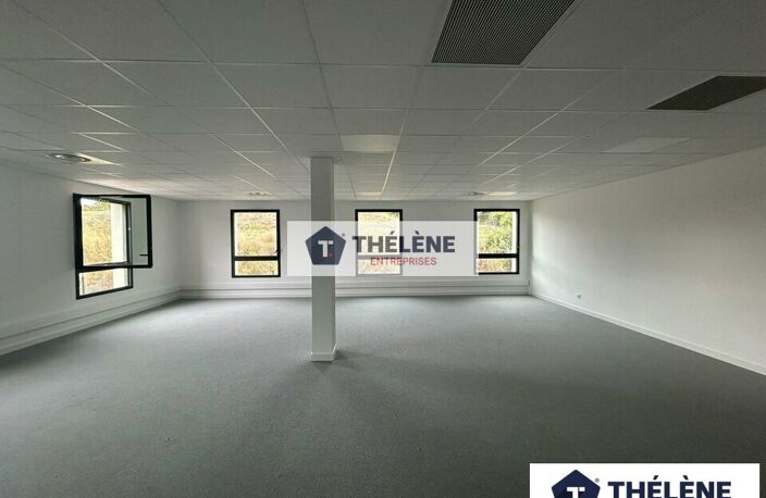 MIXTE ACTIVITES-BUREAUX à LOUER — photo 5