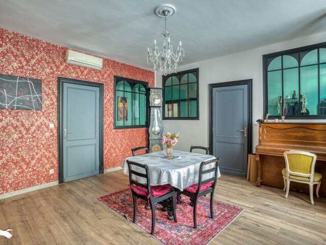 Pavillon de 8 pièces principales — photo du bien