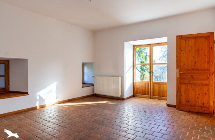 Maison en pierre de 5 pièces principales — photo 2