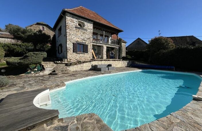 Maison en pierre de 5 pièces principales — photo 2