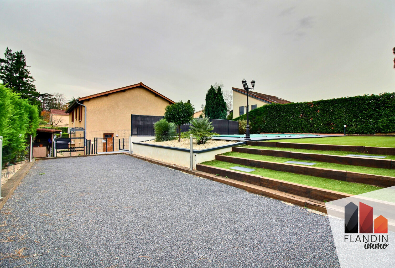 À vendre - Maison familiale avec piscine — photo 1
