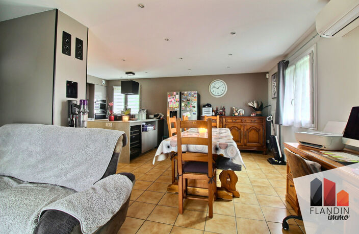 À vendre - Maison familiale avec piscine — photo 3