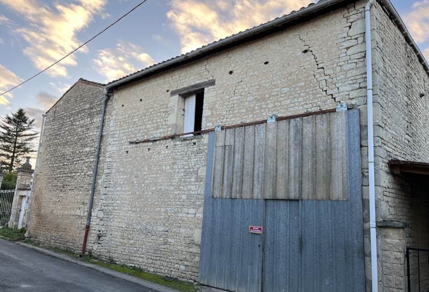 Grange de 1 pièces principales — photo 1