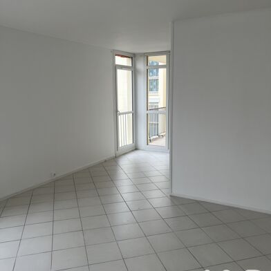Appartement 4 pièces 1196 €