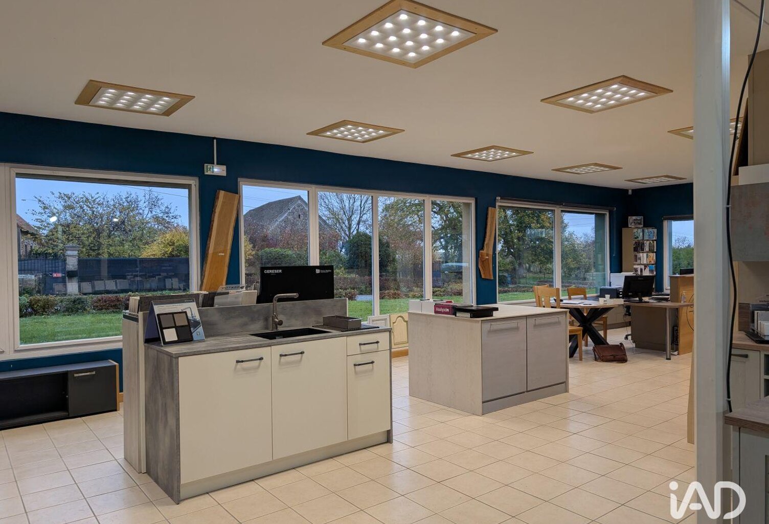 Vente Local d'activités 1 000 m&sup2; — photo 1