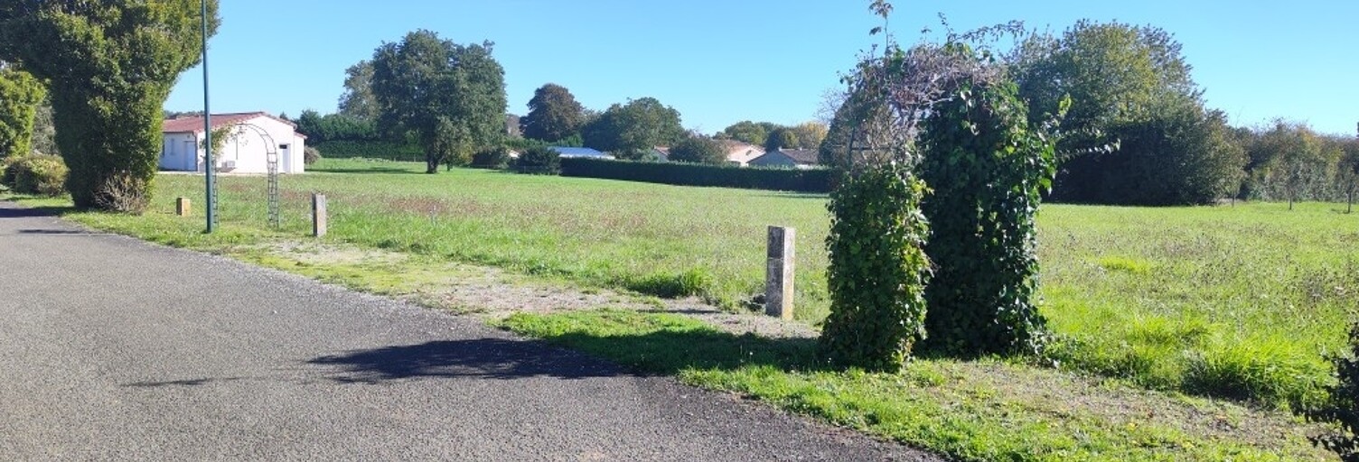 Terrain  1531 m² à vendre à Champagné-le-Sec (86510)