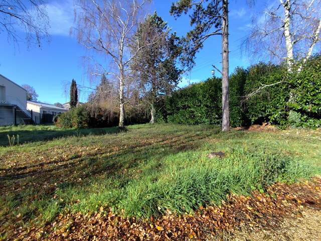 TERRAIN A BATIR - SAINT BENOIT — photo du bien