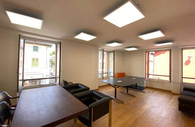 APPARTEMENT CONFORTABLE IDEALEMENT SITUE A CRAPONNE — photo du bien