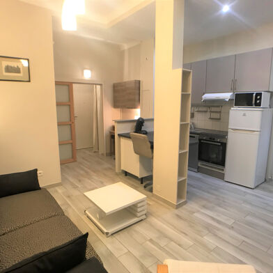 Appartement 1 pièces 880 €