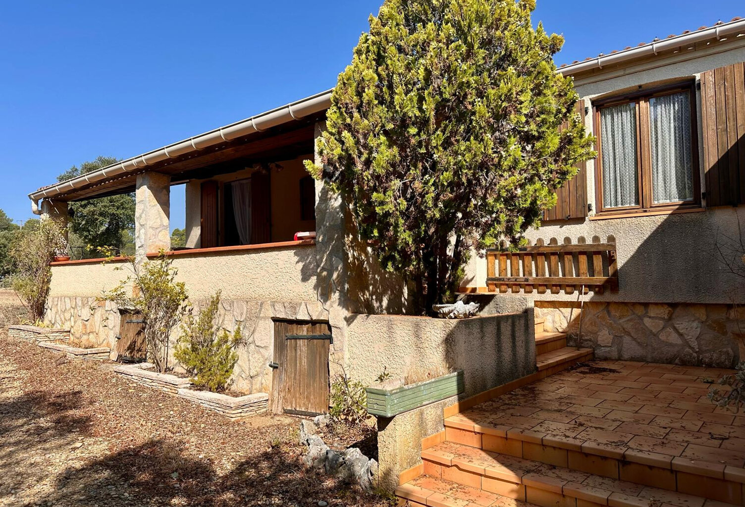 À Esparron-de-verdon, villa à acheter pour résidence princip — photo 1