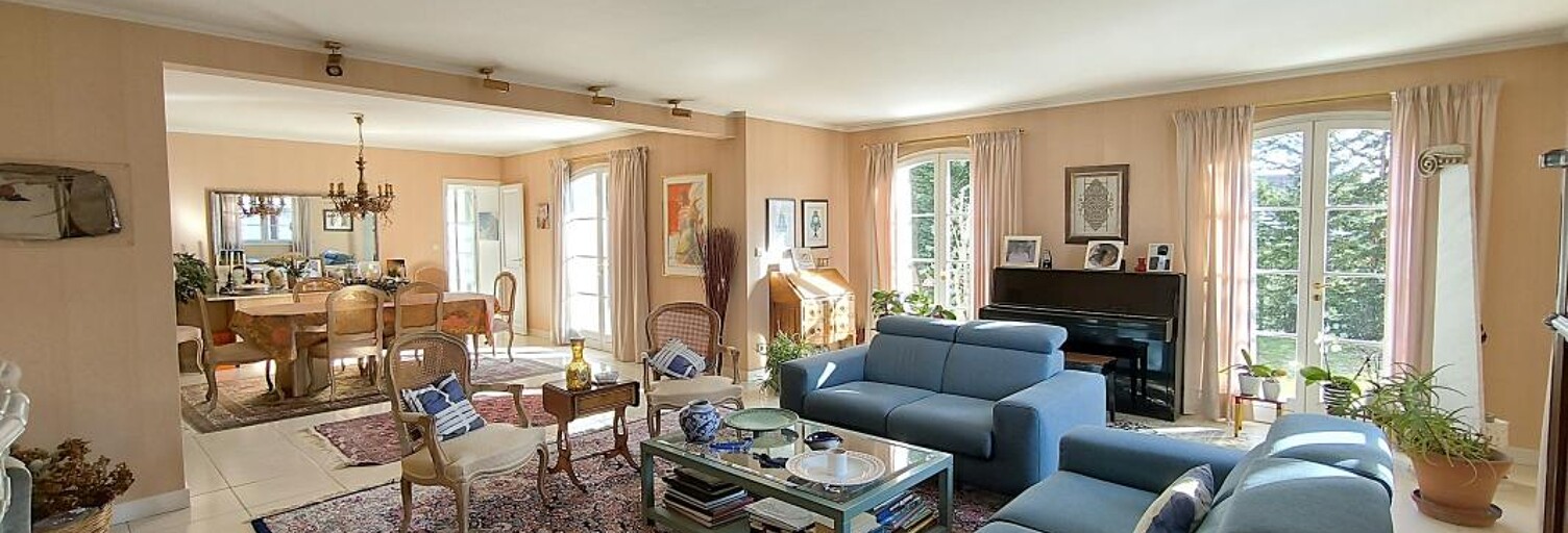 Maison 5 Pièces 265 m² à vendre à Prévessin-Moëns (01280)