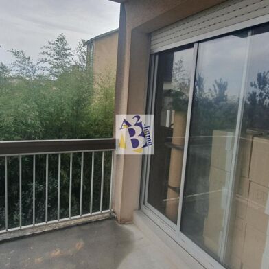 Appartement 4 pièces 855 €