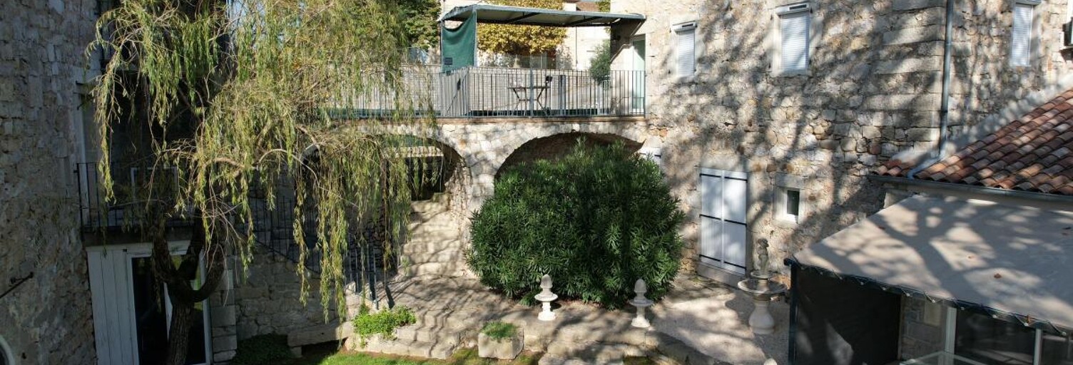 Maison 22 Pièces 559 m² à vendre à Les Vans (07140)