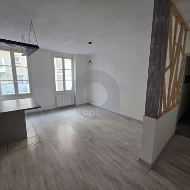 Appartement 3 pièces 275600 €