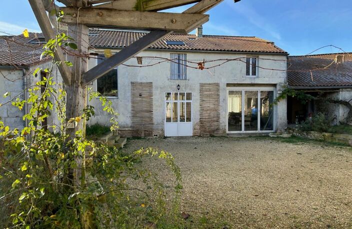 Maison de ville ancienne 290 m² avec dépendances et grand terrain — photo 5