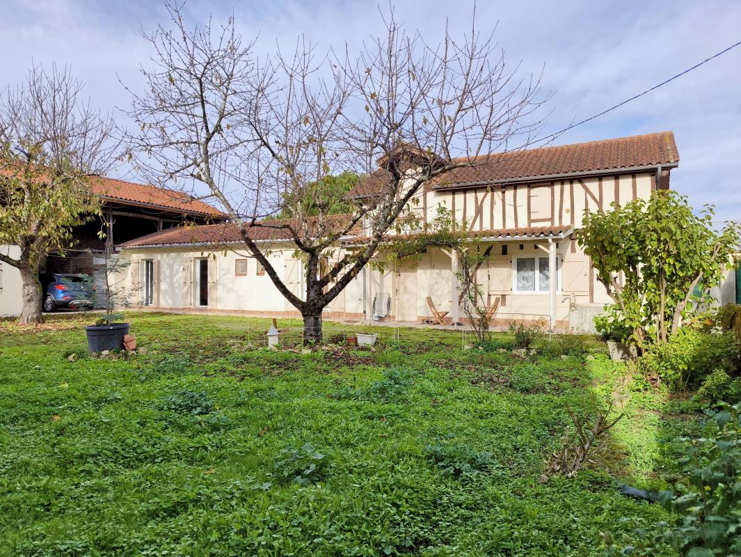 Maison de Village   T5 à vendre Plaisance 32160