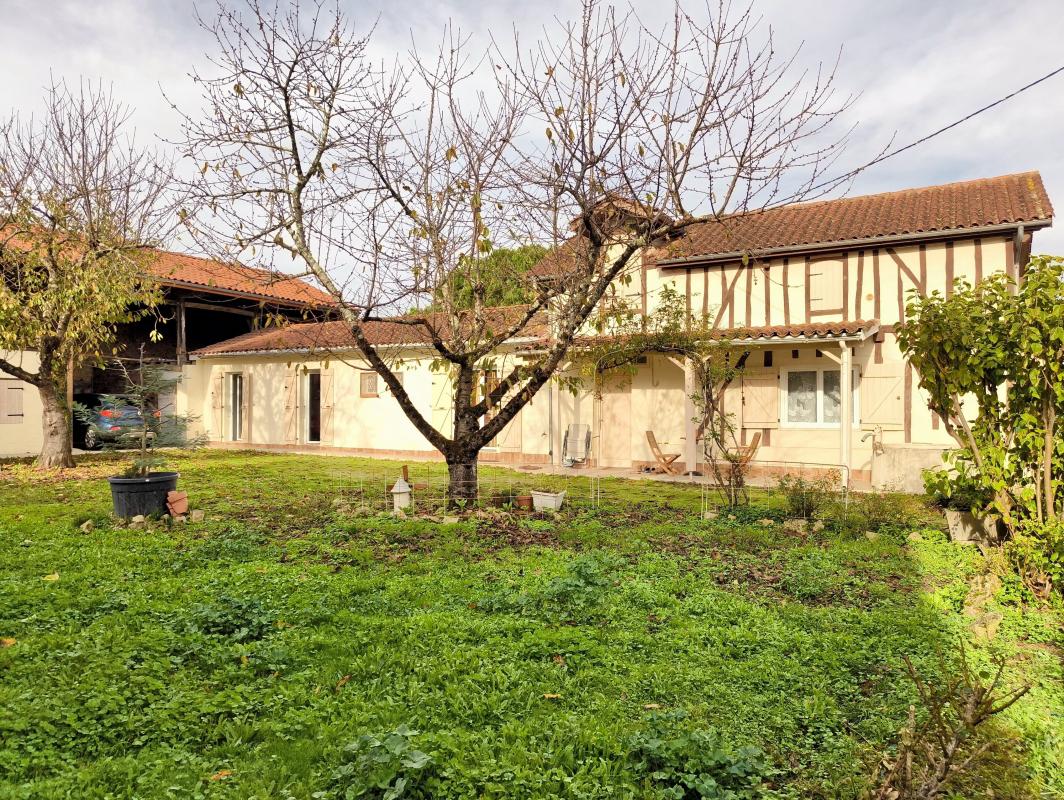 Maison de Village   T5 à vendre Plaisance 32160