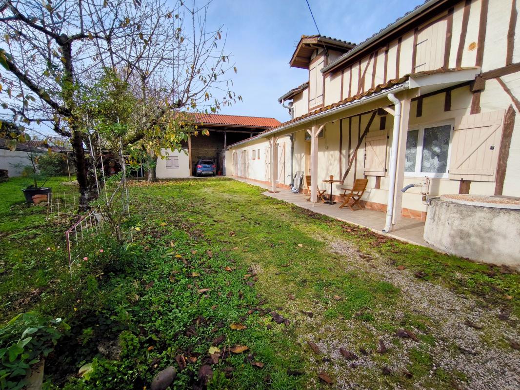 Maison de Village   T5 à vendre Plaisance 32160