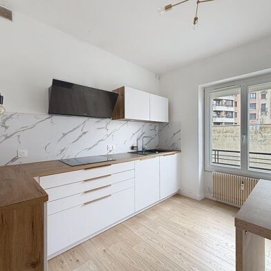 Appartement 4 pièces 240000 €