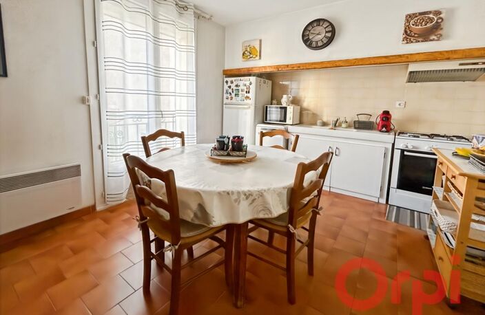 À Vendre : Élégante maison de ville avec vaste garage et cour intimiste à Sérignan — photo 3