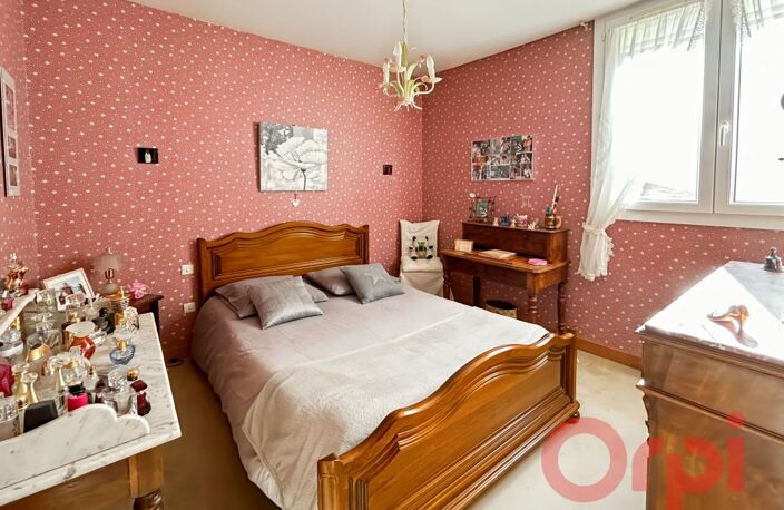 À Vendre : Élégante maison de ville avec vaste garage et cour intimiste à Sérignan — photo 5