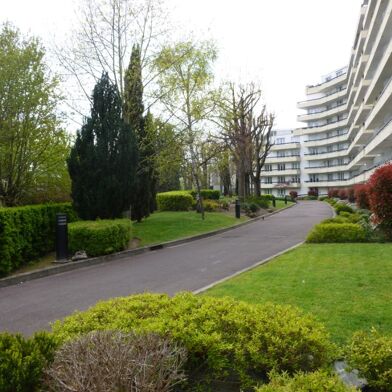 Appartement 4 pièces 1036 €