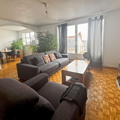 Appartement 4 pièces 900 €