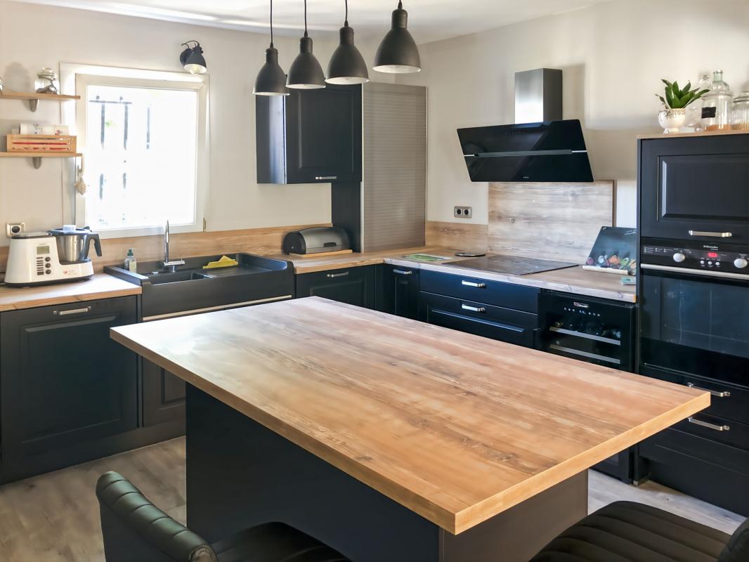 Photo Villa plain pied sur grand terrain et piscine image 4/4