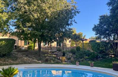 sur grand terrain avec piscine, villa de PP — photo du bien