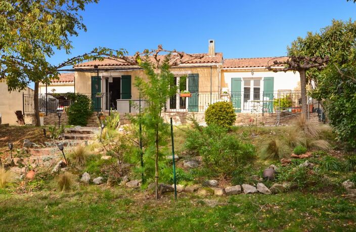 sur grand terrain avec piscine, villa de PP — photo 4